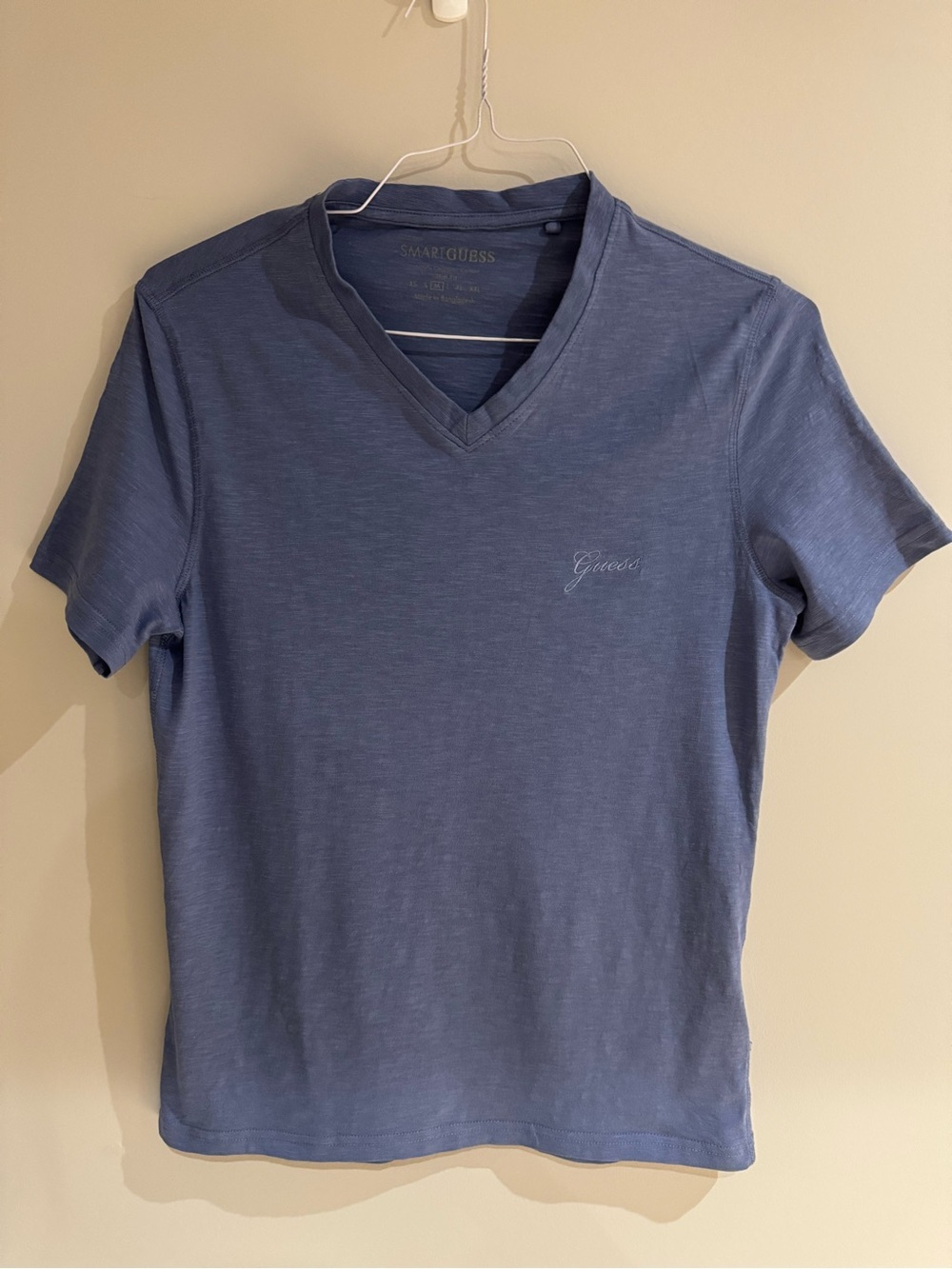 Guess Men’s V-Neck Short Sleeve Tee in Slate Blue Size Medium
